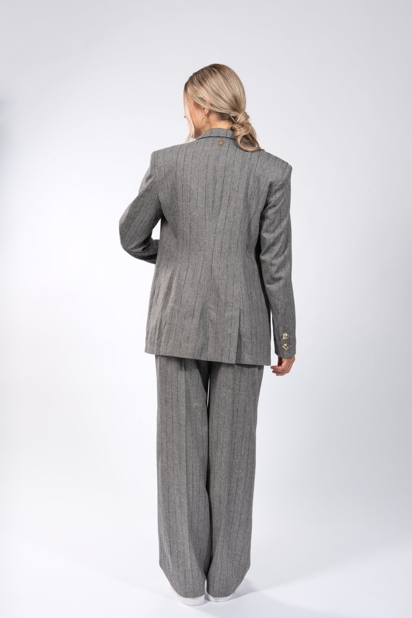 Fließende Marlenehose im Nadelstreifen Look mit zartem Lurex