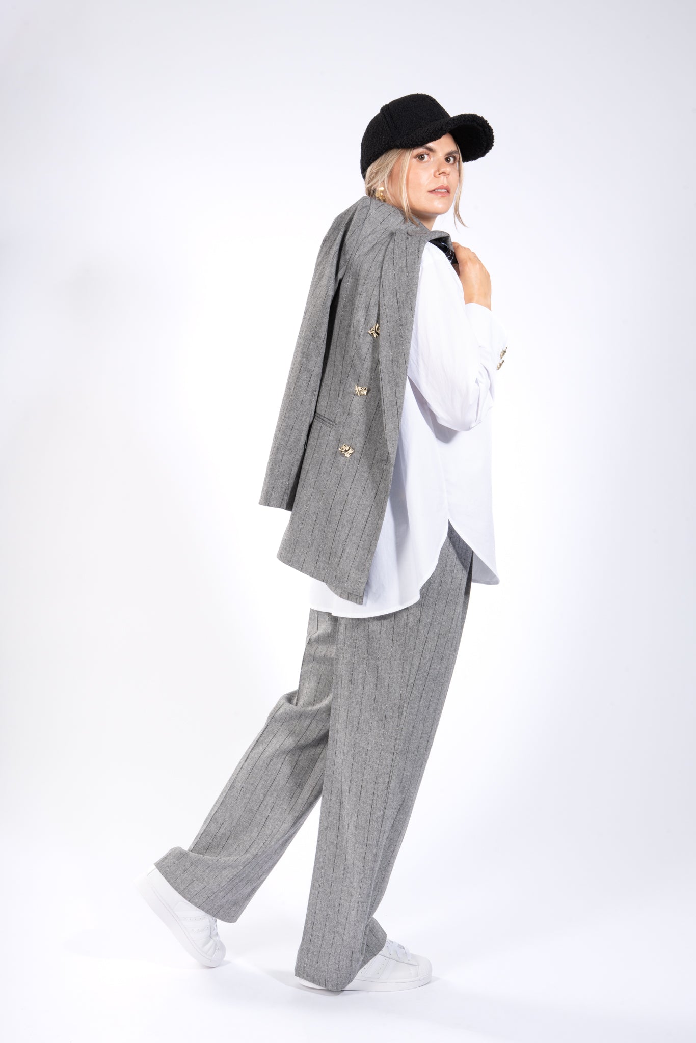 Fließende Marlenehose im Nadelstreifen Look mit zartem Lurex