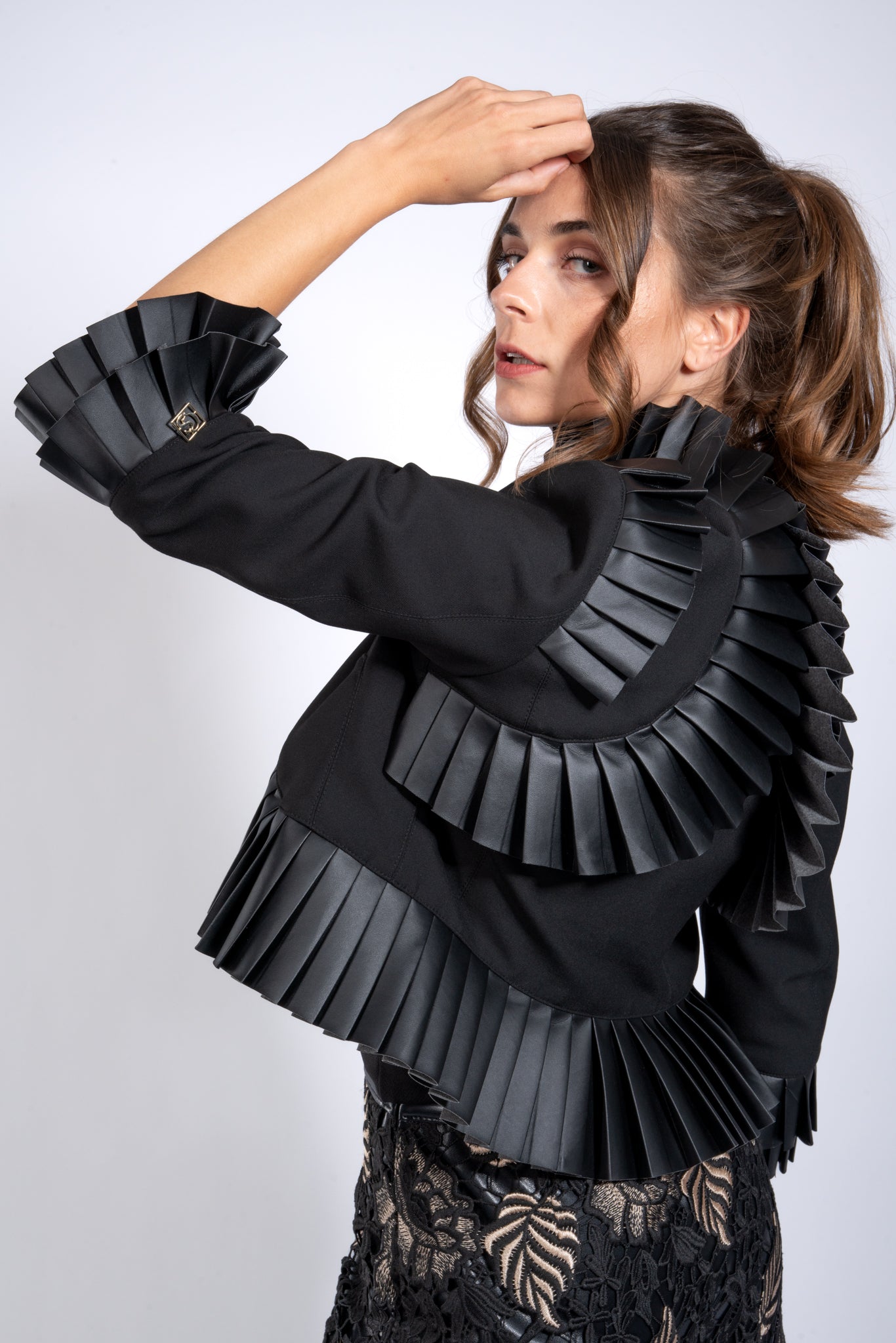 Spitzen Rock gepatcht mit veganem Leder