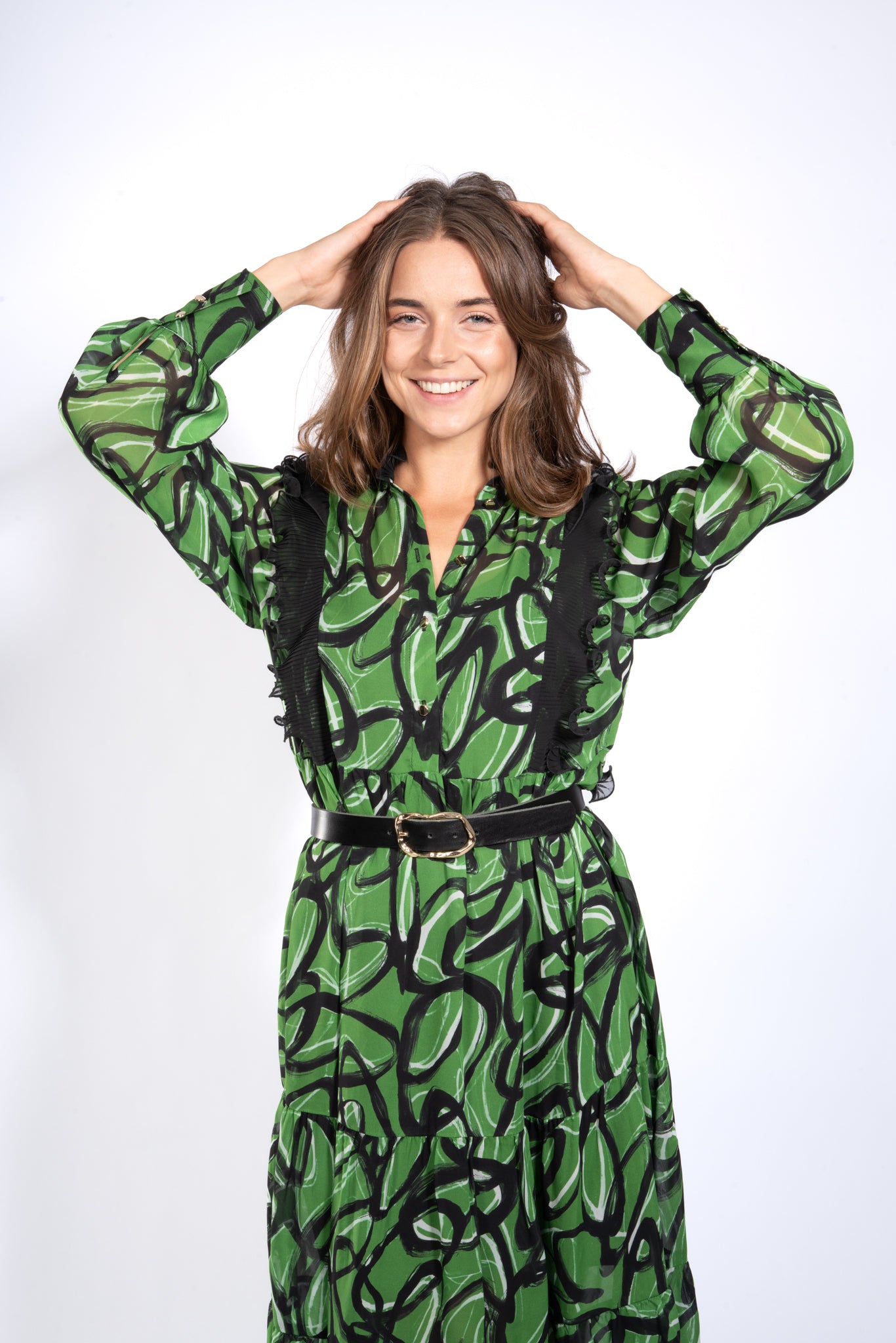 Midikleid aus Chiffon mit Plisseefalten in grafischem Print