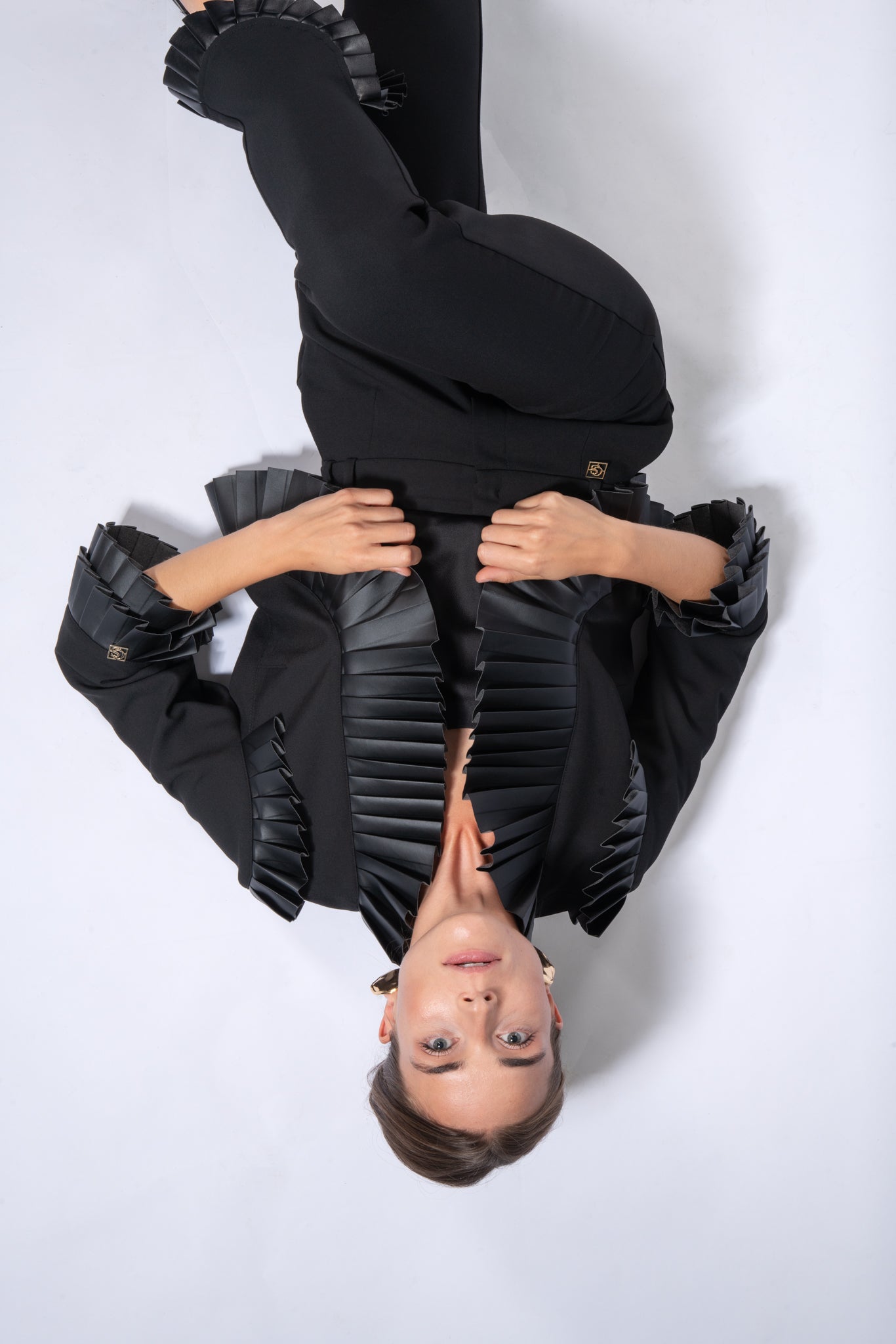 Designer-Anlass-Jacke mit veganen Lederfalten