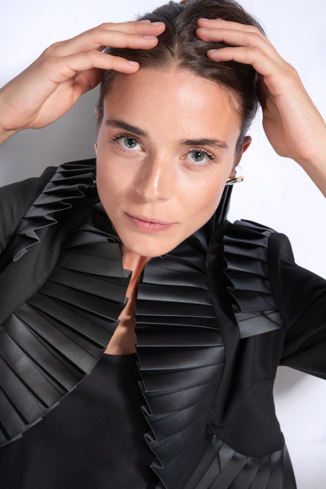 Designer-Anlass-Jacke mit veganen Lederfalten