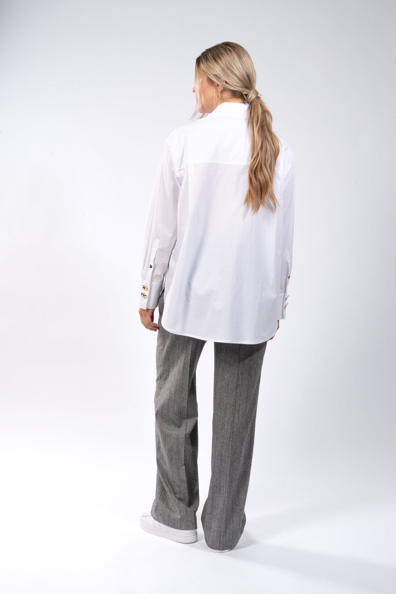 Fließende Marlenehose im Nadelstreifen Look mit zartem Lurex