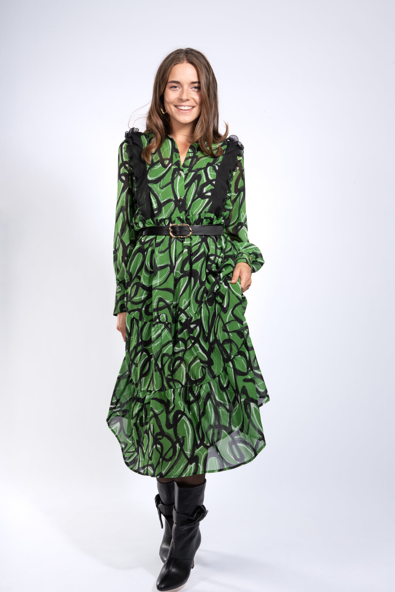 Midikleid aus Chiffon mit Plisseefalten in grafischem Print