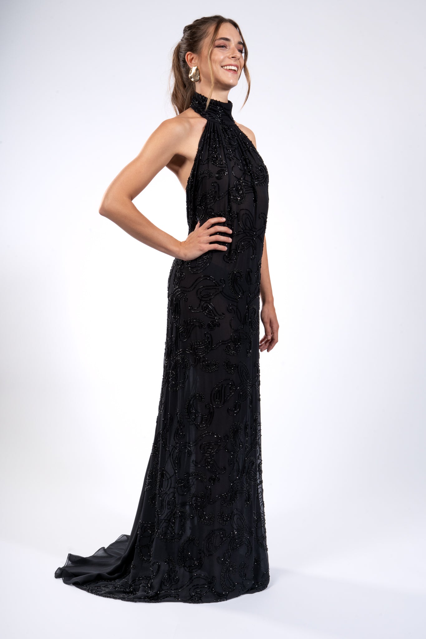 Abendkleid aus Seide mit handbestickten Perlen